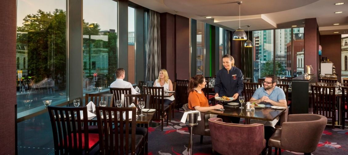Clayton Hotel Cardiff Étterem fotó